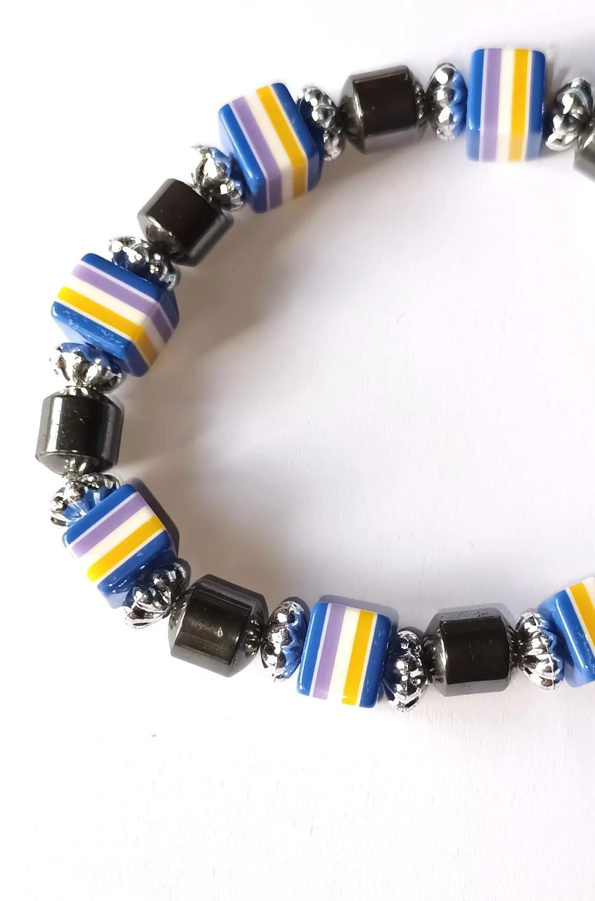 Uma pulseira elástica de contas – photo 4